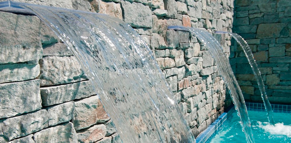 15 ideas para decorar tu piscina con cascada de piedra - PISCINAS CASA